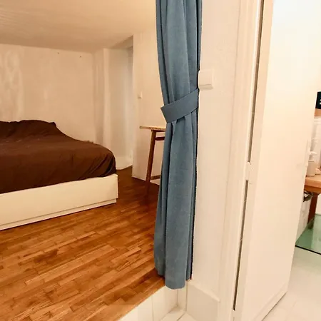 Au Sein De La Vieille Apartman *