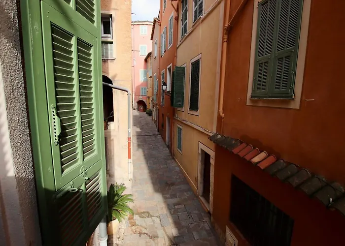 Au Sein De La Vieille Villefranche-sur-Mer